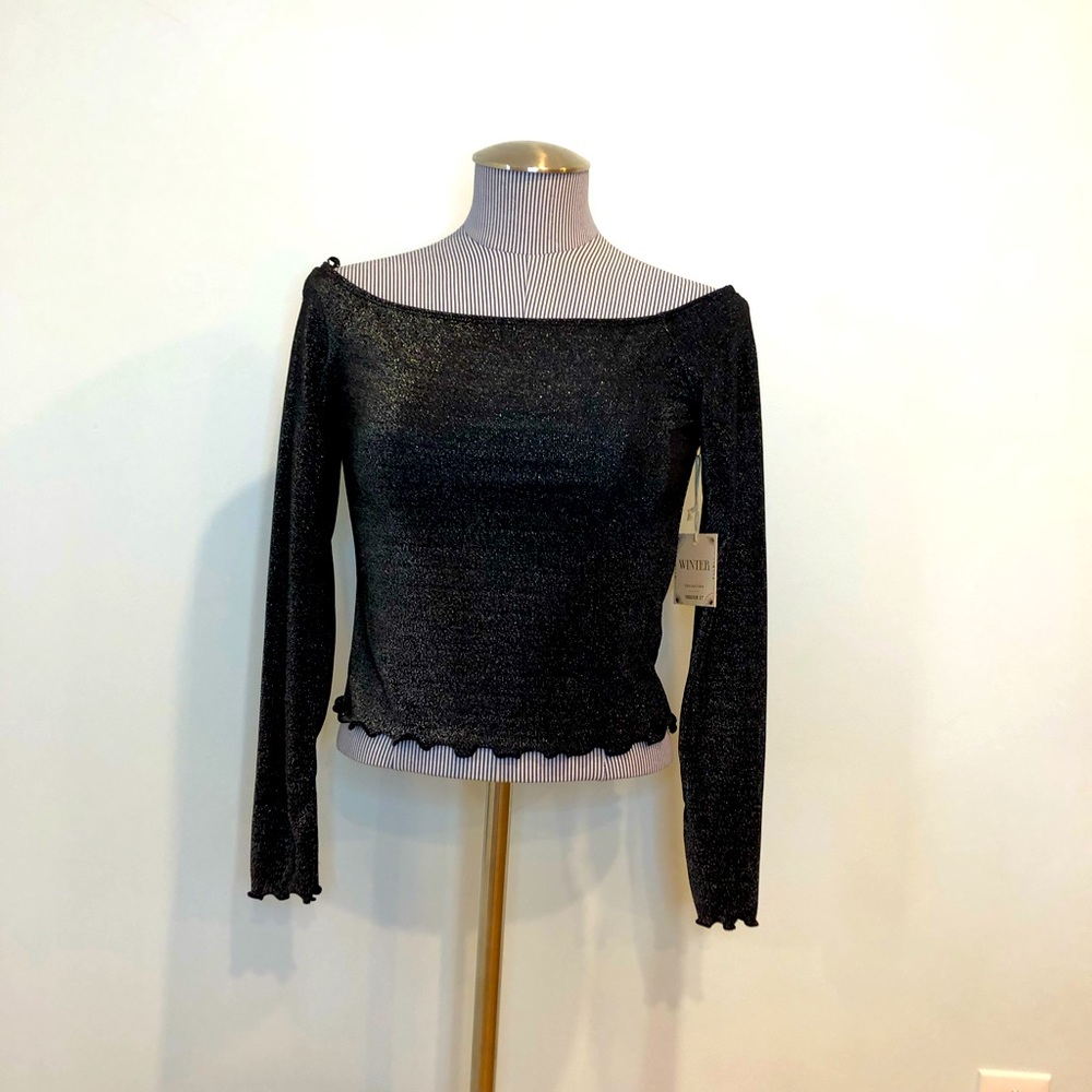 Forever 21 Size Medium Winter Collection Black Sparkly Long Sleeved Knit Shirt